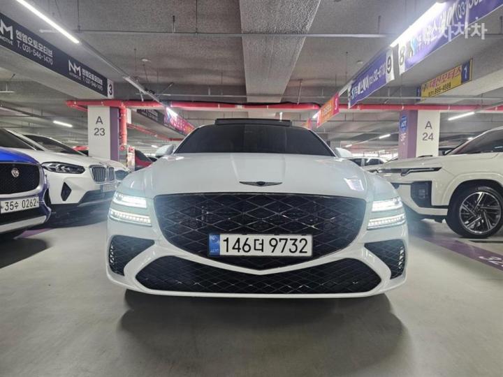 Genesis G80 RG3 2.5 T-GDi Sport Package AWD 4