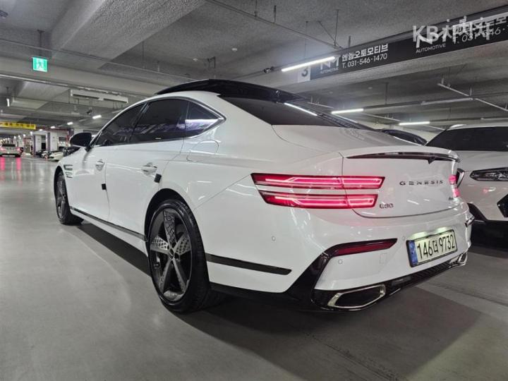 Genesis G80 RG3 2.5 T-GDi Sport Package AWD 6