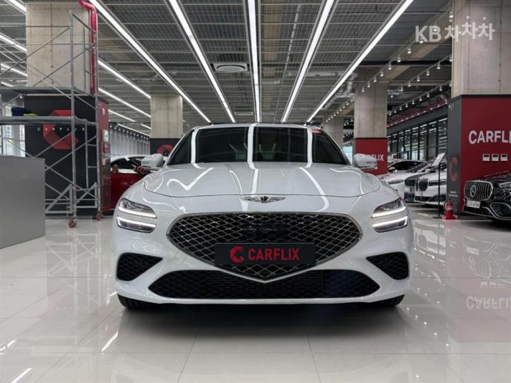 Genesis G70 2.0T 4WD Standard 3