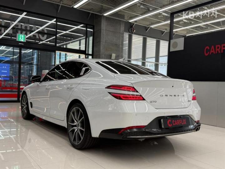 Genesis G70 2.0T 4WD Standard 5