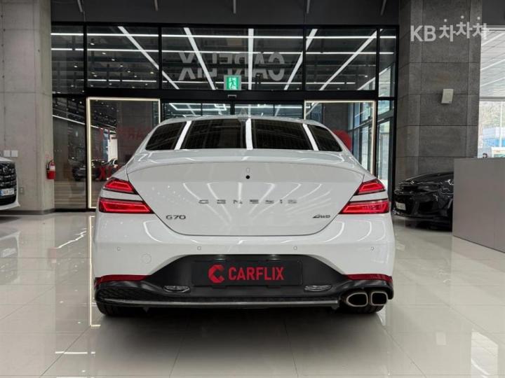 Genesis G70 2.0T 4WD Standard 6