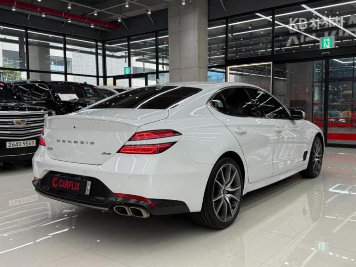 Genesis G70 2.0T 4WD Standard 7