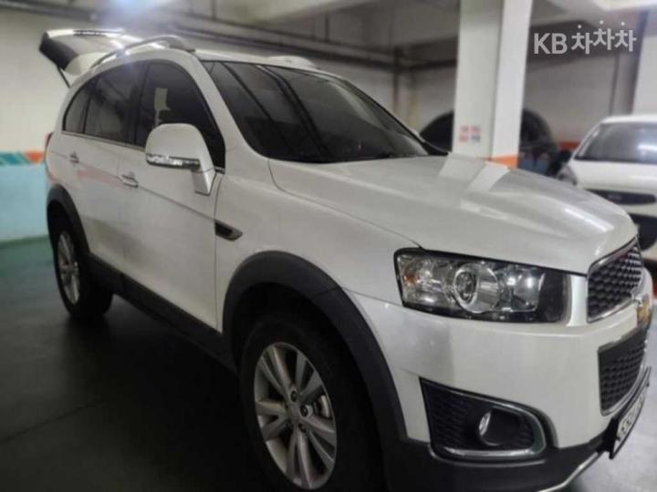 Chevrolet Captiva 2WD LT 4