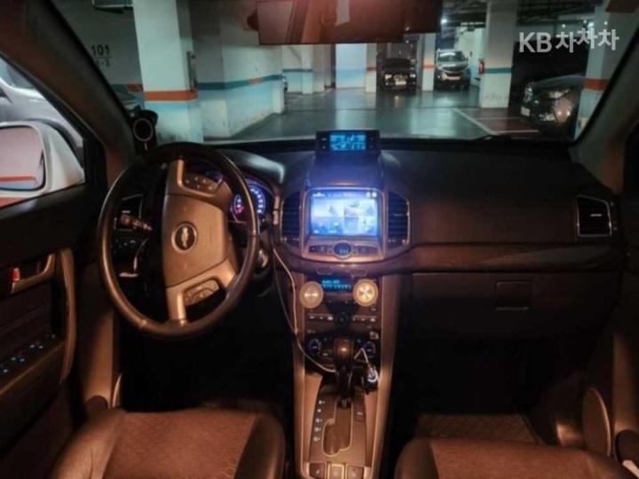Chevrolet Captiva 2WD LT 8