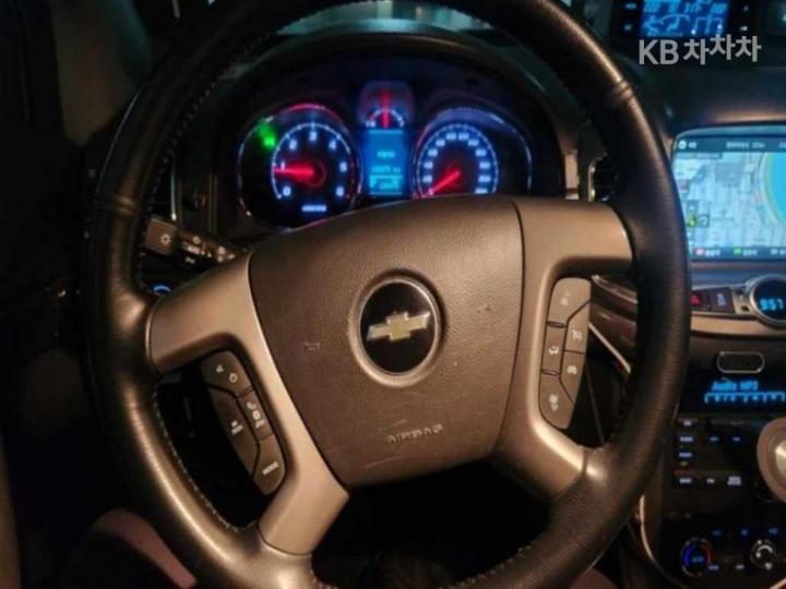 Chevrolet Captiva 2WD LT 10