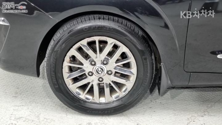 KG Mobility (Ssangyong) Korando Turismo 4WD Extreme 7