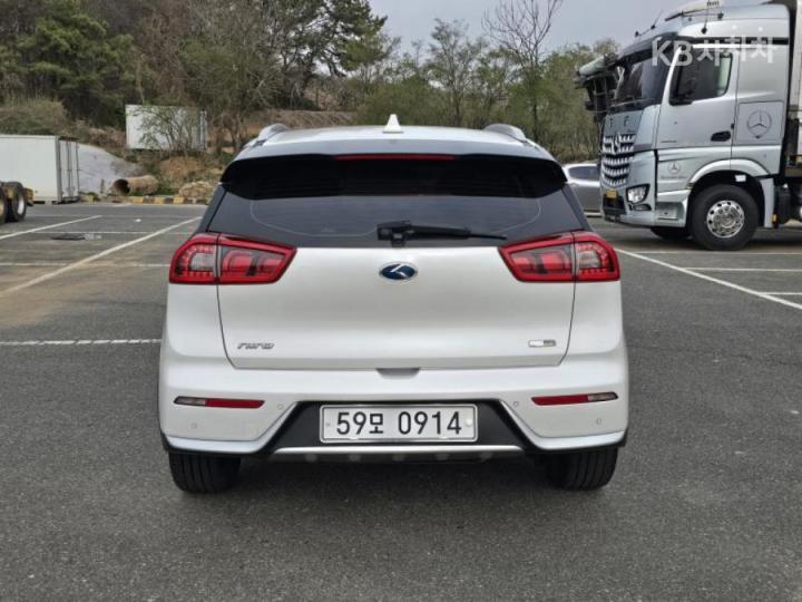 Kia Niro 1.6 Noblesse 5