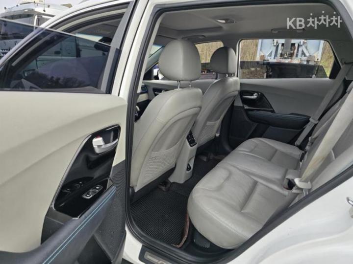 Kia Niro 1.6 Noblesse 8