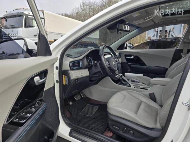 Kia Niro 1.6 Noblesse 10