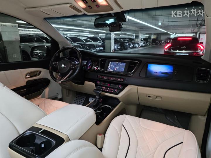 Kia Carnival High Limousine 3.3 Gasoline Noblesse Special 6