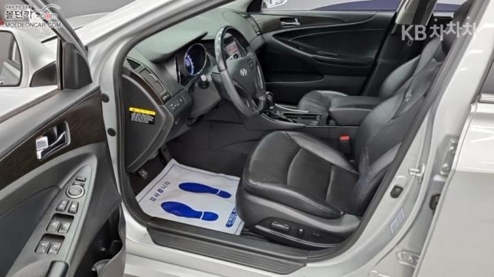 Hyundai Sonata YF CVVL Luxury 10