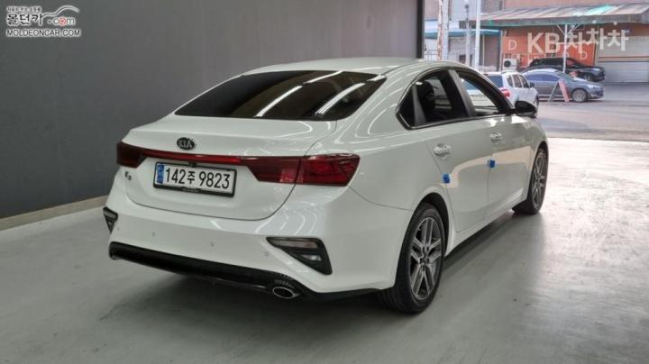 Kia K3 1.6 Gasoline Standard 3