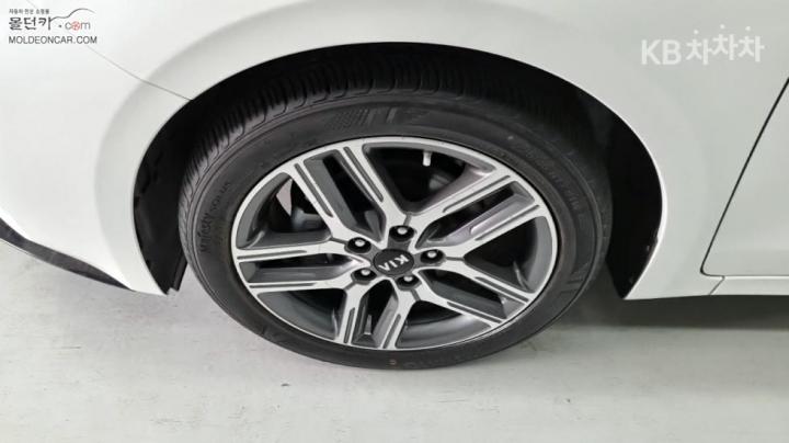 Kia K3 1.6 Gasoline Standard 7