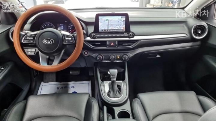 Kia K3 1.6 Gasoline Standard 8