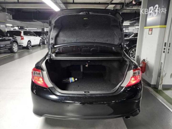 Toyota Camry New 2.5 XLE 4