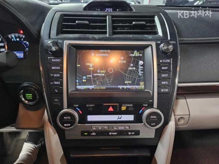 Toyota Camry New 2.5 XLE 7