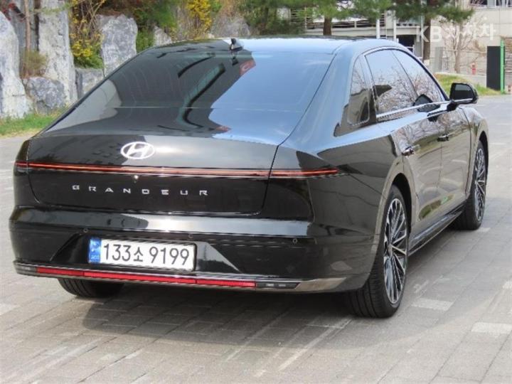 Hyundai Grandeur The 2.5 Gasoline 2WD Calligraphy 4