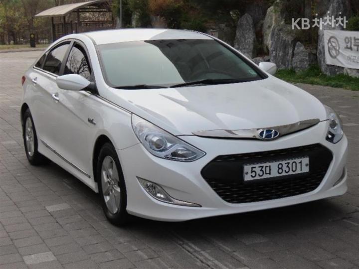 Hyundai Sonata Hybrid 2.0 Smart 3