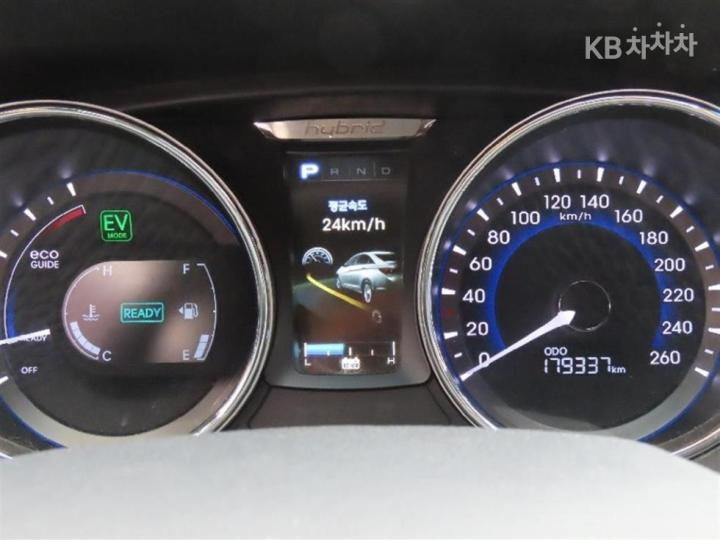 Hyundai Sonata Hybrid 2.0 Smart 6