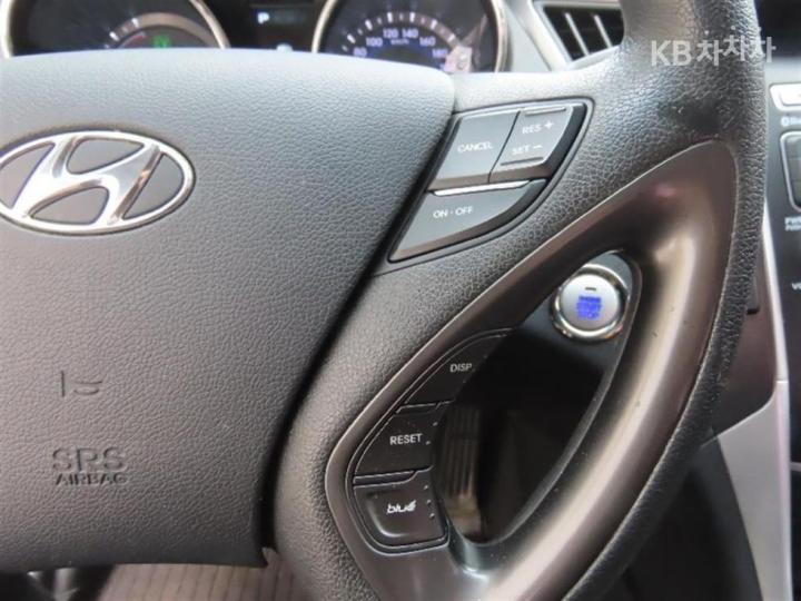 Hyundai Sonata Hybrid 2.0 Smart 10