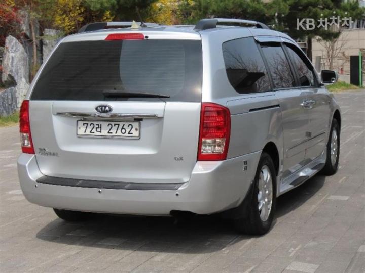 Kia Carnival R Grand GX Grand Pack 4