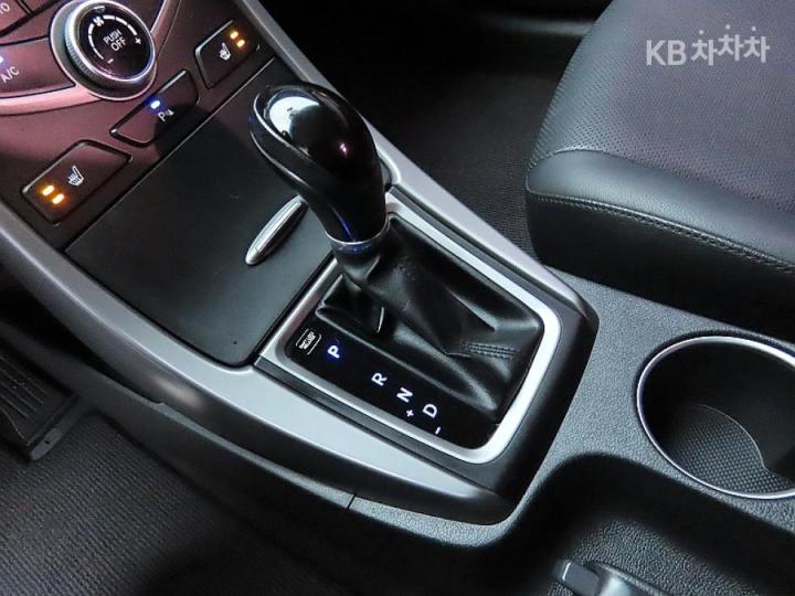 Hyundai Avante 1.6 GDi Modern Base Type 10