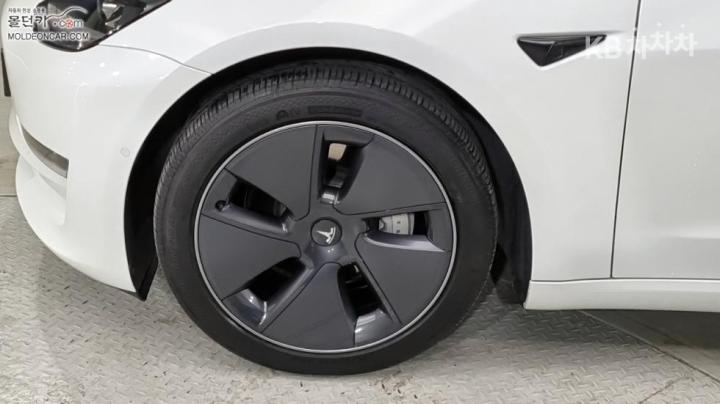 Tesla Model 3 Long Range 7