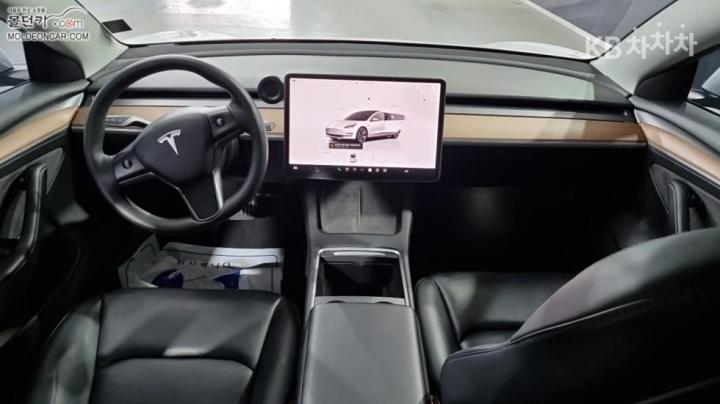 Tesla Model 3 Long Range 8