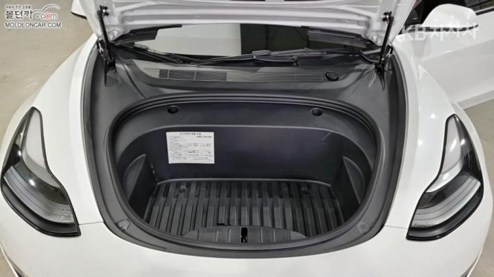 Tesla Model 3 Long Range 9