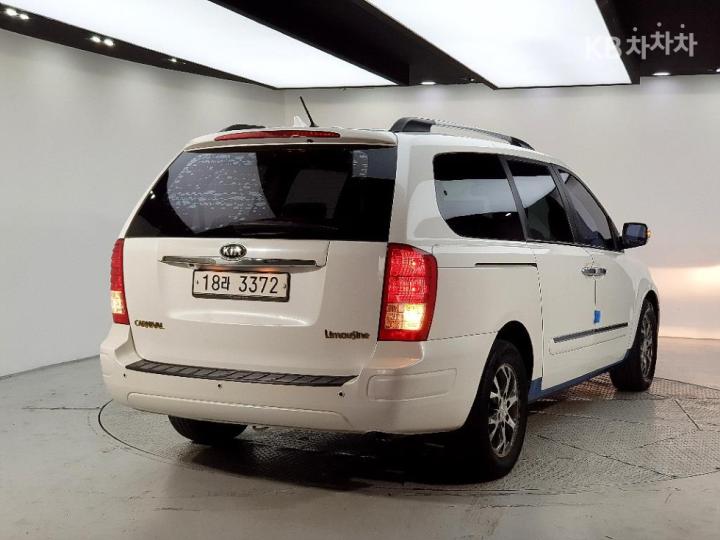 Kia Carnival R New Limousine President 5