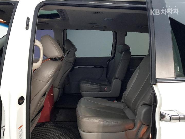 Kia Carnival R New Limousine President 9