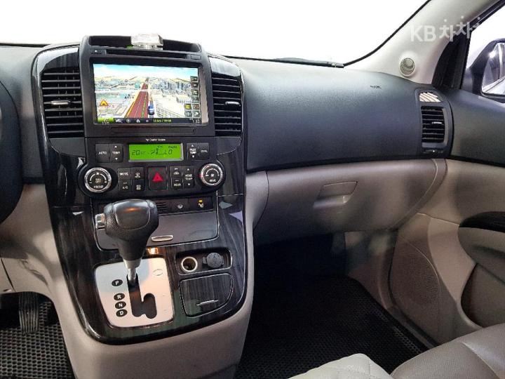 Kia Carnival R New Limousine President 10