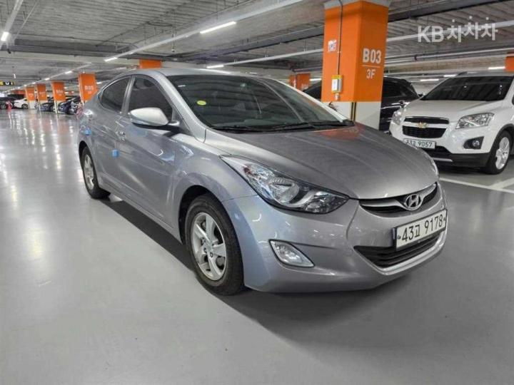 Hyundai Avante MD M16 GDi LUXURY 3