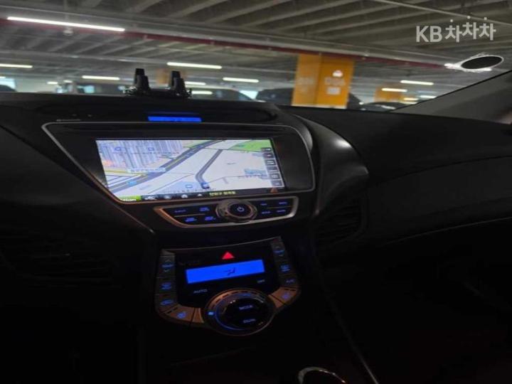 Hyundai Avante MD M16 GDi LUXURY 5