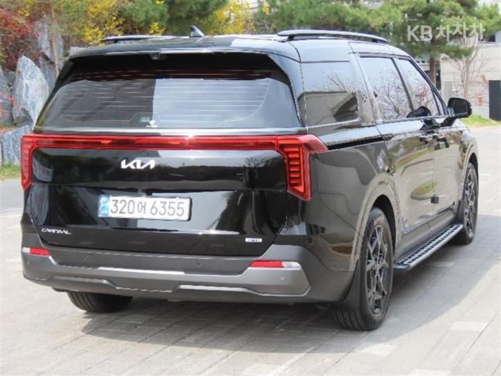 Kia Carnival Hybrid 1.6 HEV Gravity 4