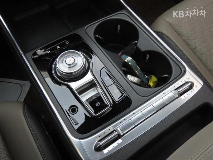 Kia Carnival Hybrid 1.6 HEV Gravity 7