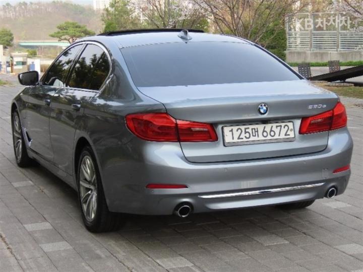 BMW 5 Series G30 530e M Sport 5