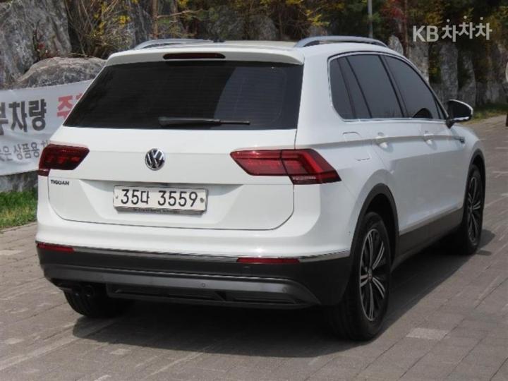 Volkswagen Tiguan 2.0 TDI Base Type 4