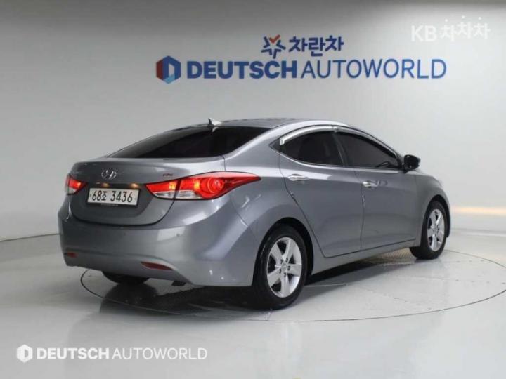 Hyundai Avante MD M16 GDI New 3