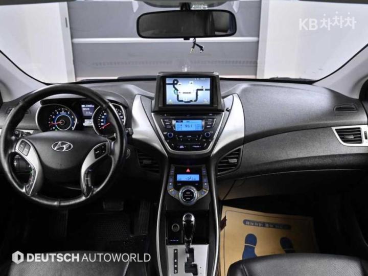 Hyundai Avante MD M16 GDI New 8