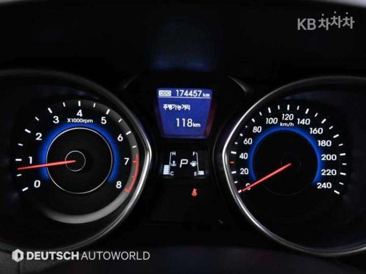 Hyundai Avante MD M16 GDI New 9