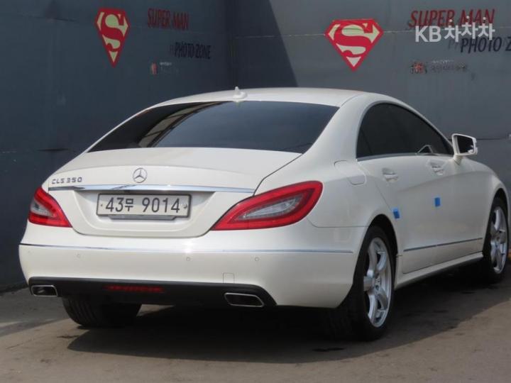 Mercedes-Benz CLS-Class W218 CLS350 Gasoline BlueEfficiency W218 2011-2012 4