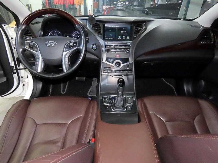 Hyundai Grandeur HG HG220 Diesel Premium 7