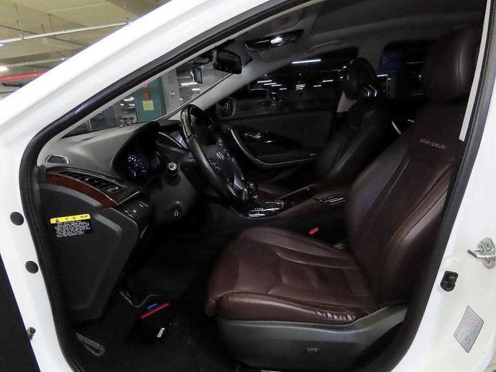 Hyundai Grandeur HG HG220 Diesel Premium 8