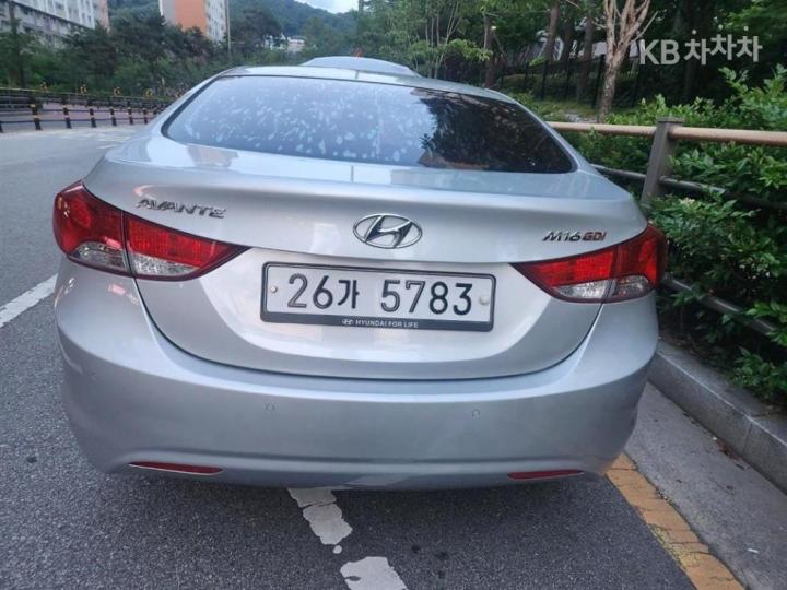 Hyundai Avante MD M16 GDi LUXURY 5