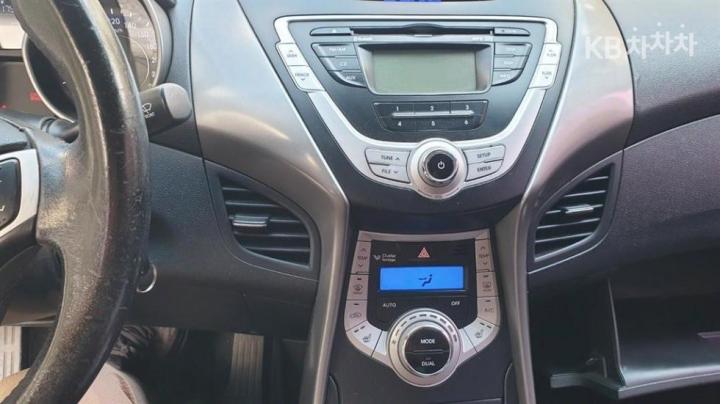 Hyundai Avante MD M16 GDi LUXURY 6