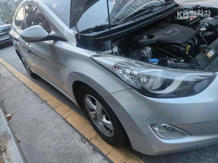 Hyundai Avante MD M16 GDi LUXURY 8