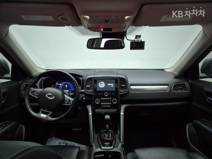 Renault QM6 Gasoline 2.0 2WD RE Base Type 8