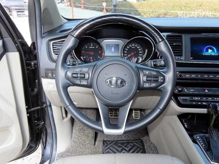 Kia Carnival 2.2 Diesel Noblesse Special 10