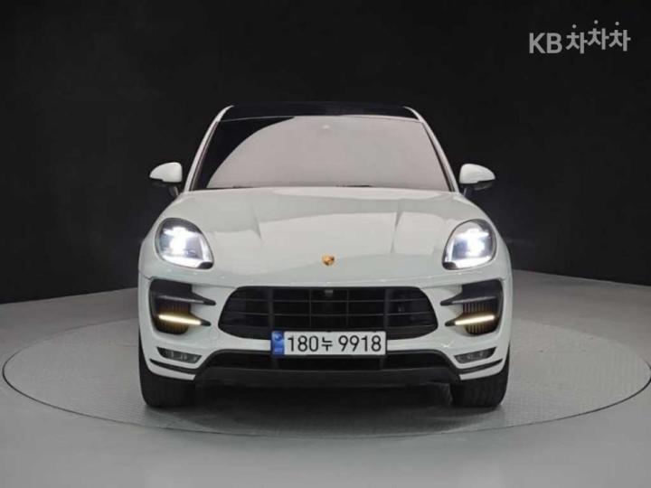 Porsche Macan 3.6 Turbo 2